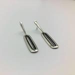 Pendientes largos de Plata de ley con motivos geométricos./ Mizril